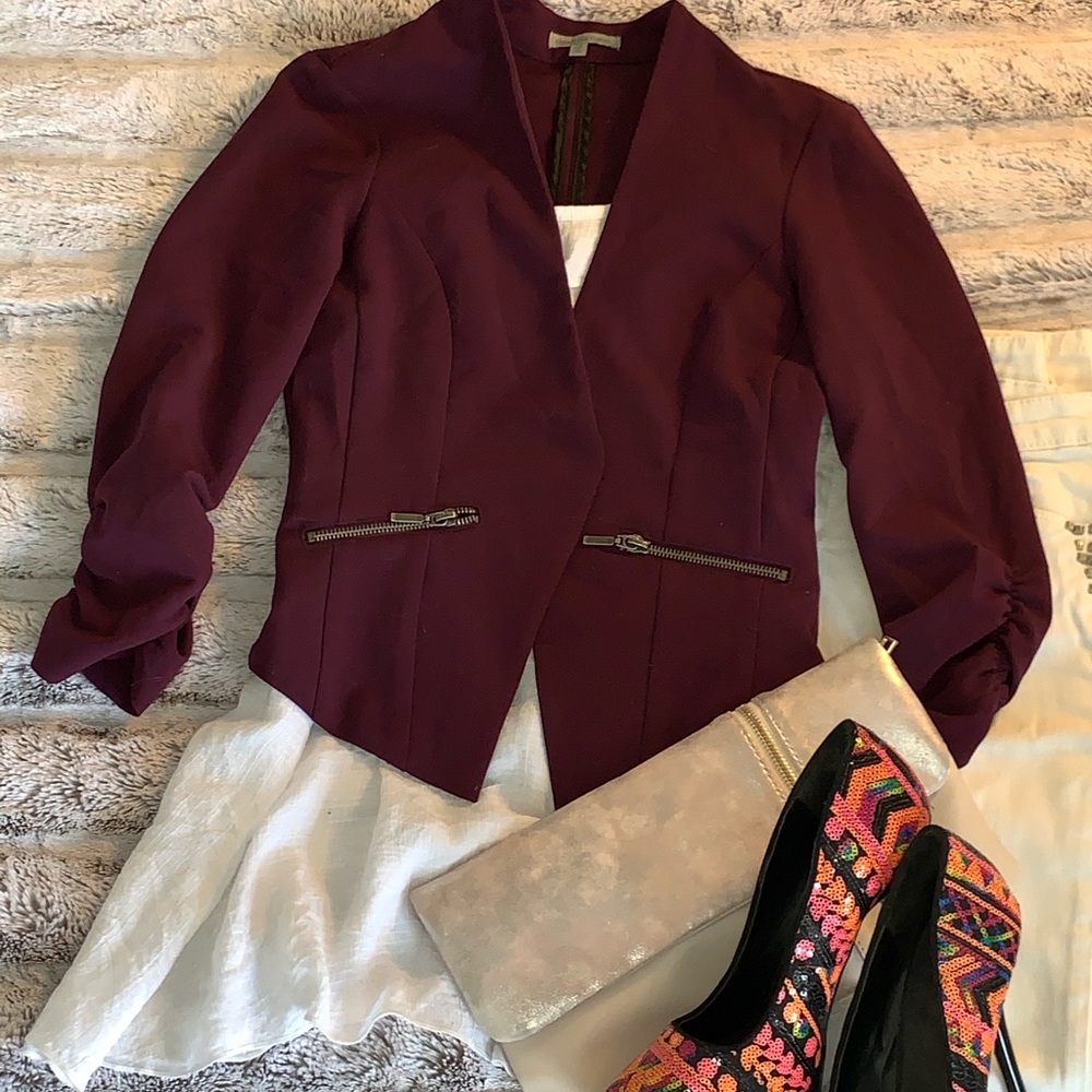 Super cute blazer.